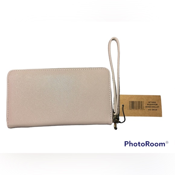 Steve Madden Light Lilac Wallet NWT - Picture 3 of 6